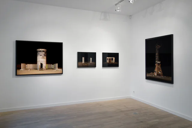 Across a dark Land, installation view