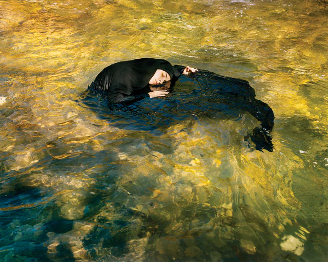 Rania Matar, Alae (In the Golden Water)